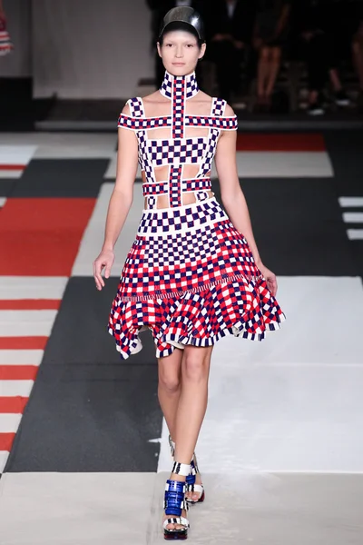 Look 19